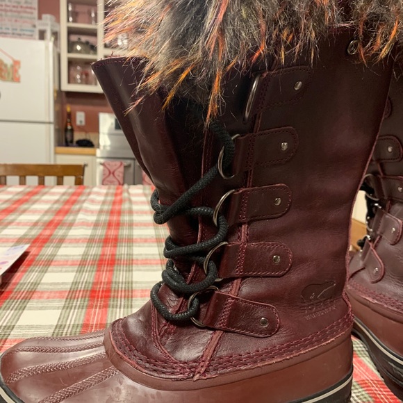 Sorel Joan of Artic Wine Boots rainbow faux fur - Picture 3 of 13